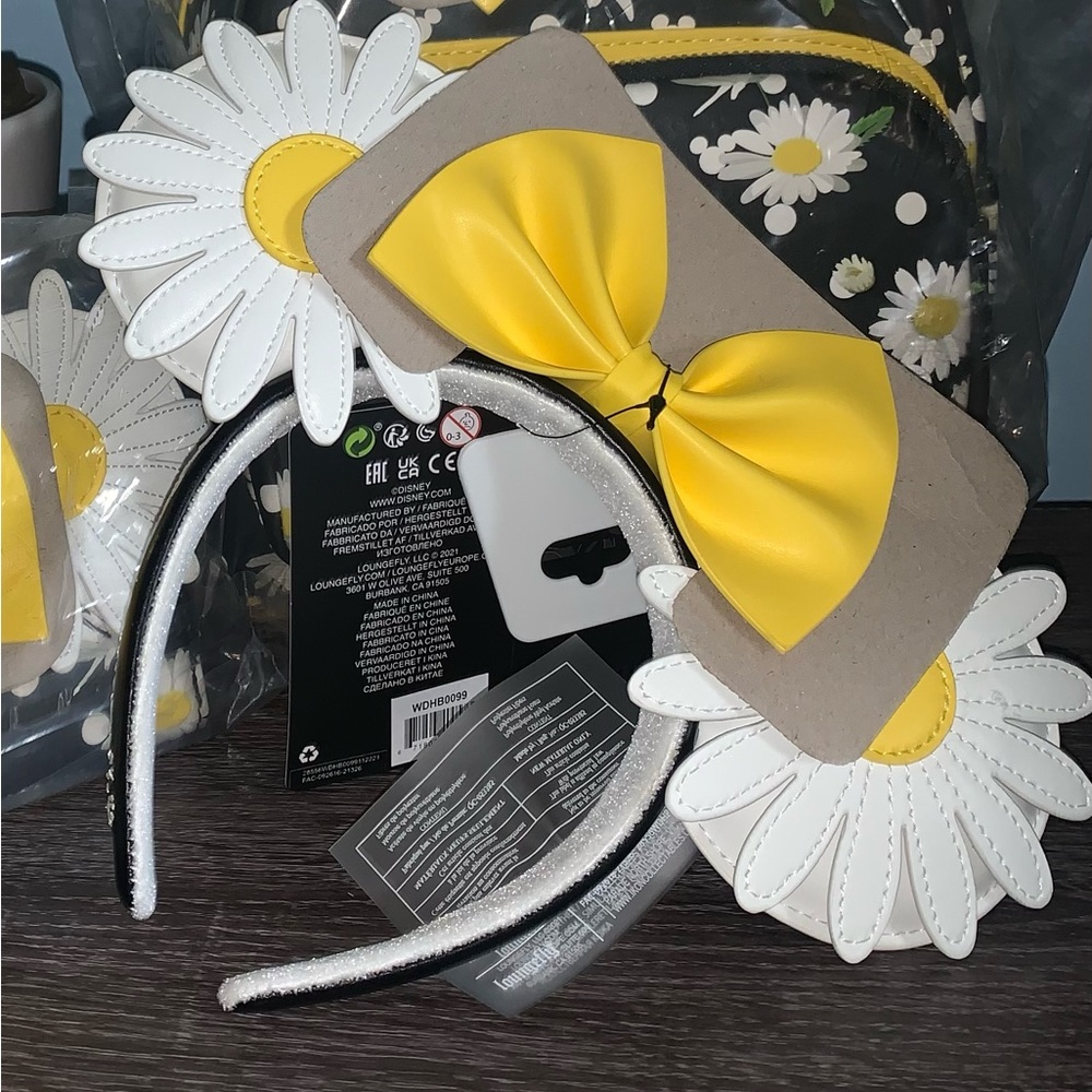 NWT Daisy Loungefly Minnie Ears